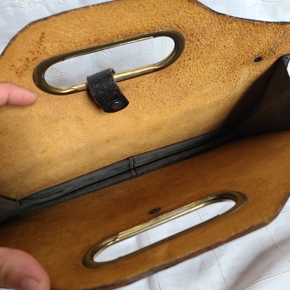 HANDMADE - Embossed leather purse - Picture 7 of 8